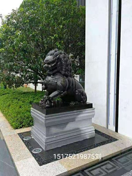 獅子雕塑 